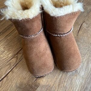 Cozy Brown Ugg infant Boots